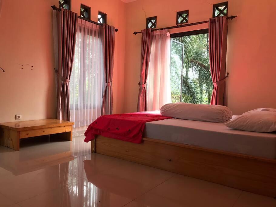Villa Naumi Bandung Bagian luar foto