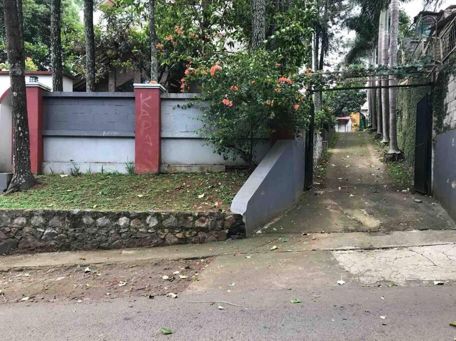 Villa Naumi Bandung Bagian luar foto