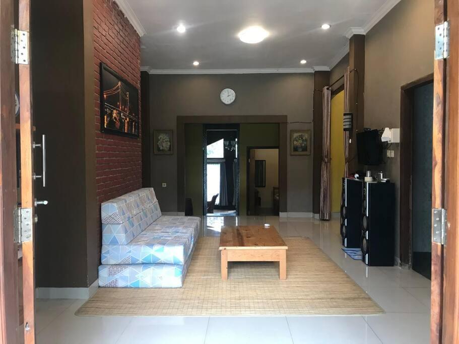 Villa Naumi Bandung Bagian luar foto