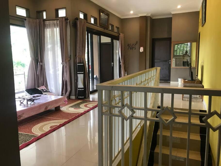 Villa Naumi Bandung Bagian luar foto