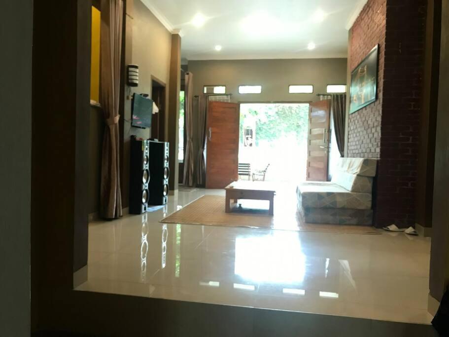 Villa Naumi Bandung Bagian luar foto